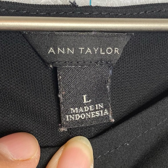 Ann Taylor Black High Low Top Size Large - Picture 4 of 5
